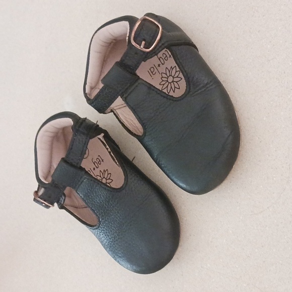 Teg+Lai  T Strap Black Rubber Flex Sole Shoes - Picture 1 of 10